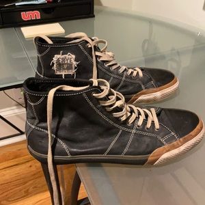 Frye’s boot converse looking shoe